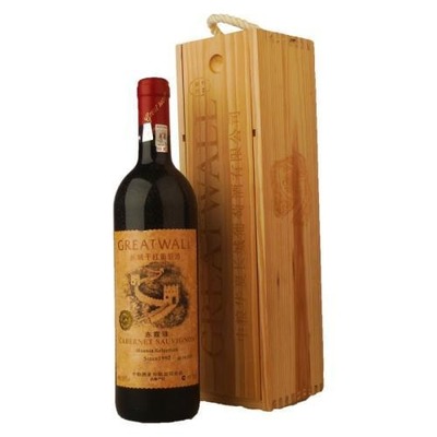011華夏長城92干紅批發(fā)、上海長城葡萄酒批發(fā)、華夏長城92木盒裝價格